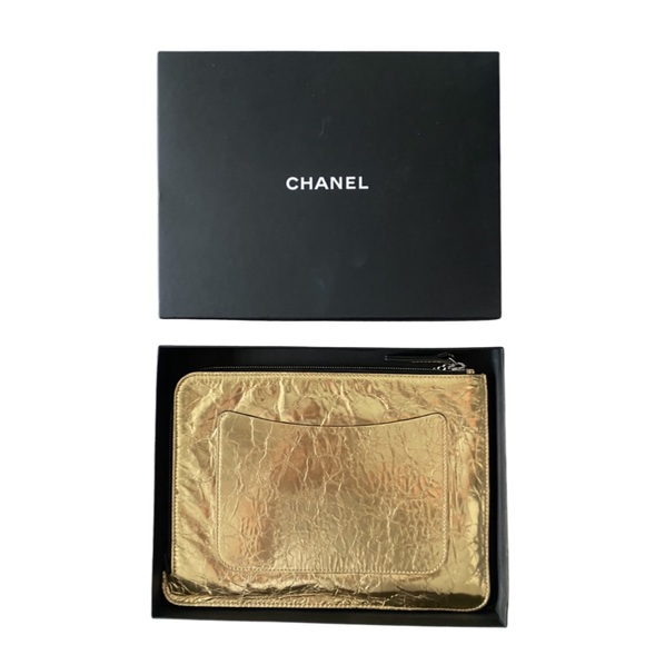 Gold CHANEL Clutch - Picture 4 of 7